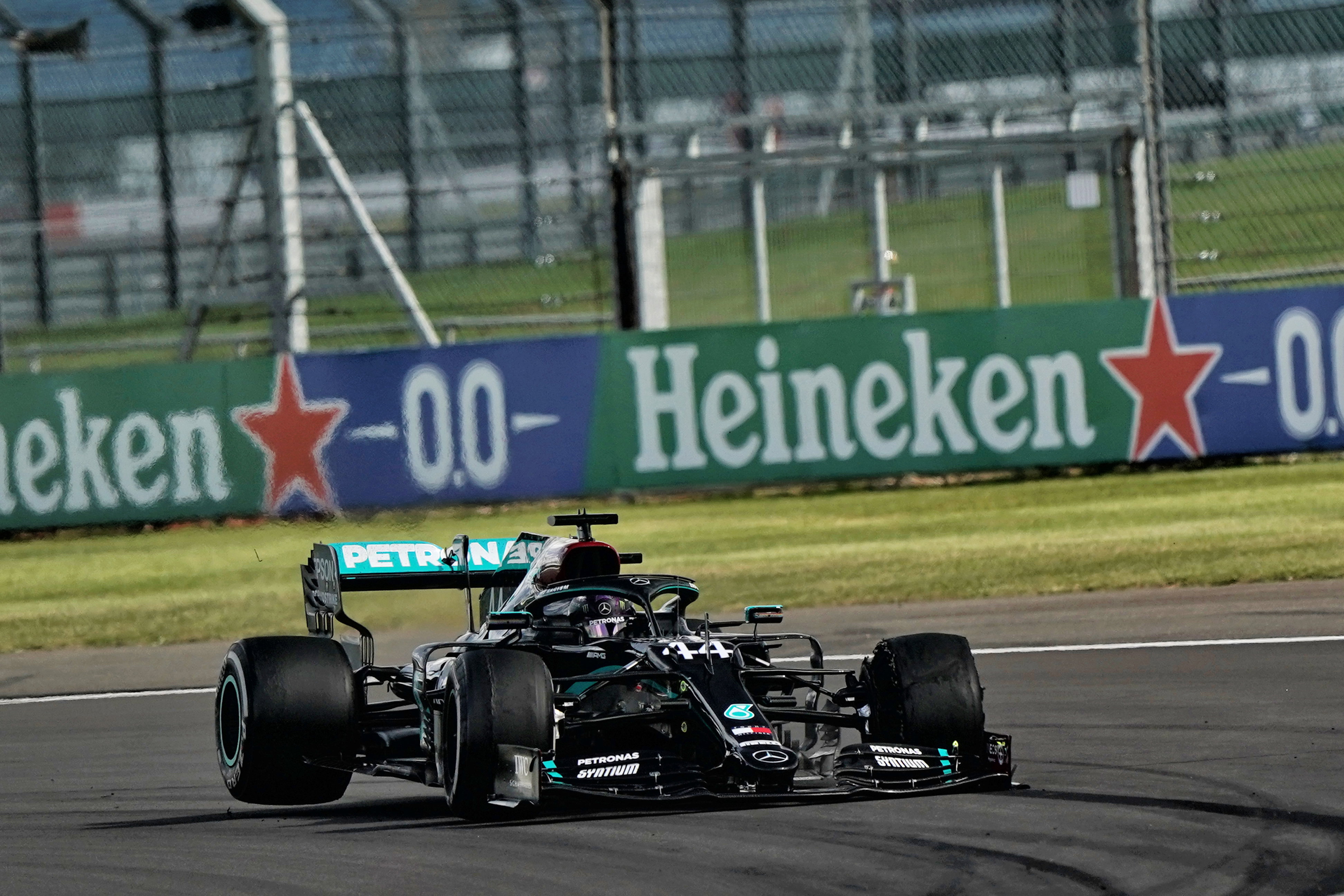 Hamilton Silverstone 2020 puncture final lap
