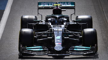 Bottas leads Verstappen in FP1, Hamilton back in 18th