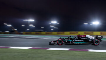 How late does the 2021 F1 Qatar GP start?