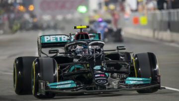 Bottas leads Mercedes 1-2 as Red Bull struggle with rear wing issues