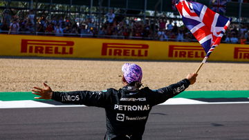 Hamilton stevent af op bizarre Formule 1-mijlpaal
