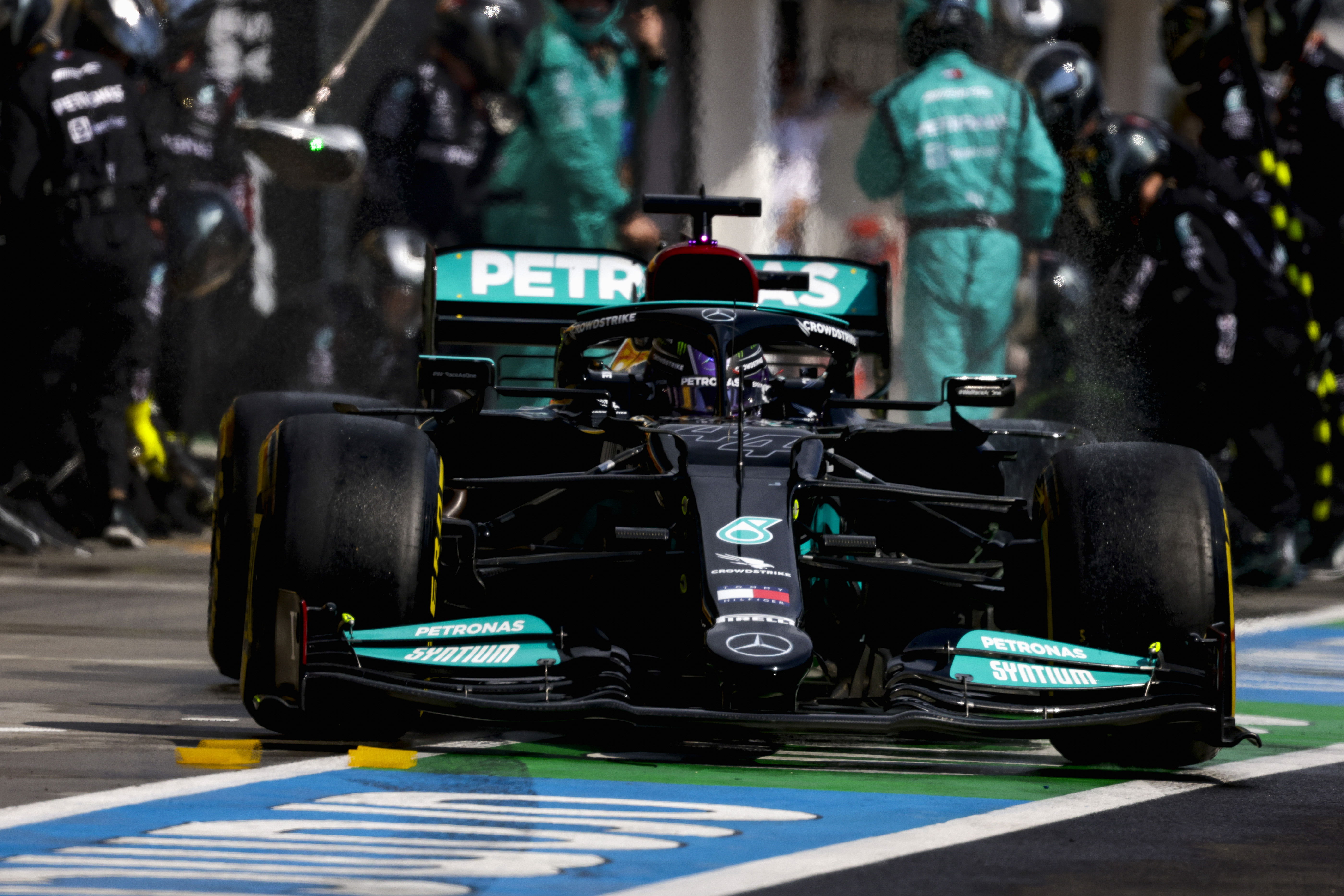 Lewis Hamilton Hungary 2021 pit