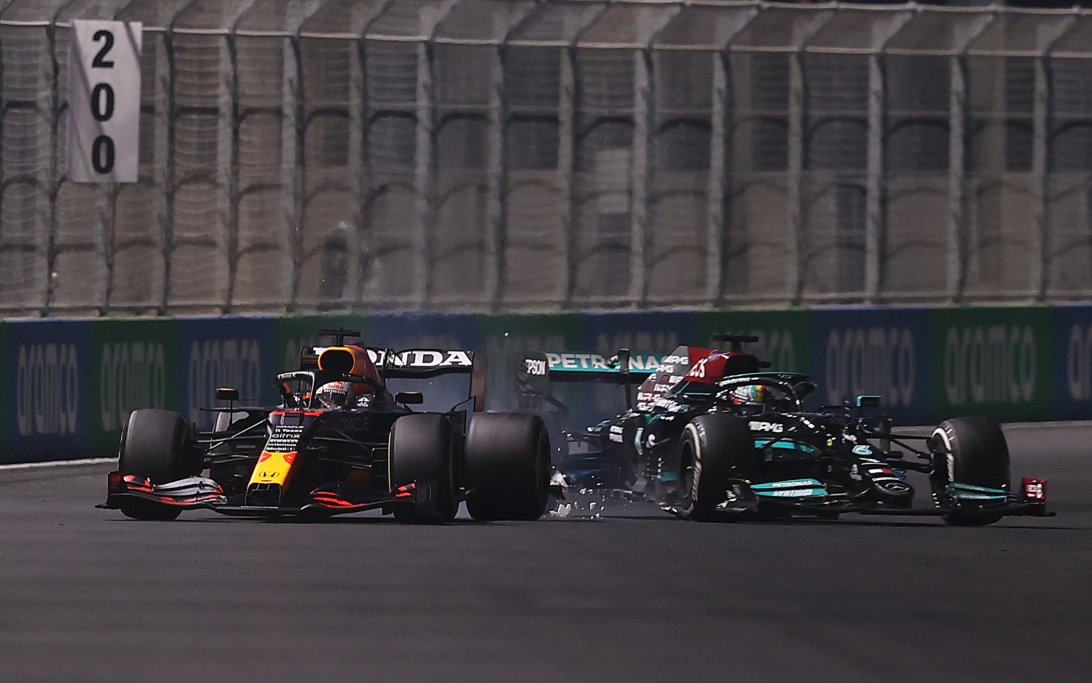 Verstappen Hamilton crash Saudi