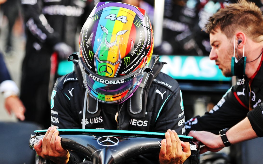 Hamilton Qatar 2021 rainbow helmet