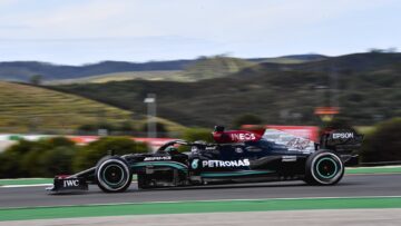 Hamilton leads the way over Verstappen in second practice