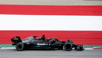 Hamilton pips Verstappen in final practice to set up qualifying thriller