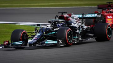 Hamilton thrills home crowd by beating Verstappen in qualifying