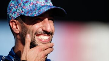 Video: Ricciardo showt zijn nieuwe tatoeage