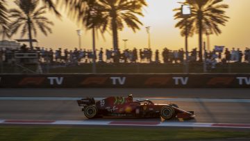 What time does the title-deciding F1 Abu Dhabi GP start?