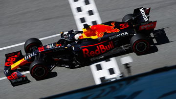 Hamilton troeft Verstappen af in kwalificatie voor Spaanse Grand Prix