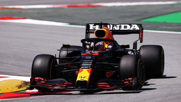 IJzersterke Verstappen zet Hamilton op achterstand in derde training GP Spanje