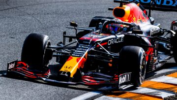 Verstappen zet Mercedes op grote achterstand in derde training GP Nederland