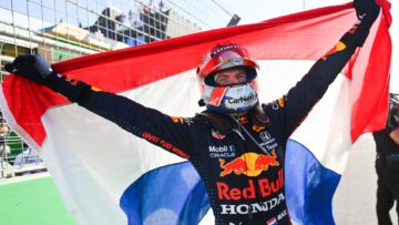 Verstappen doorbreekt magische grens met dominant optreden GP Nederland