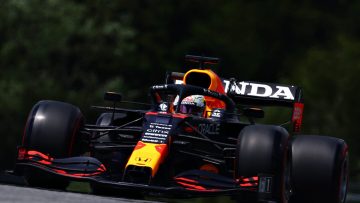 Verstappen domineert, Mercedes worstelt in eerste training GP Oostenrijk