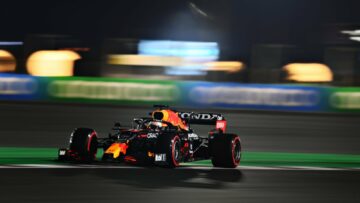 Hamilton verplettert Verstappen, Perez stelt hevig teleur in kwalificatie GP Qatar