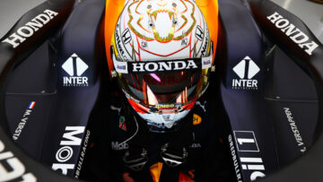 Video: Op deze spectaculaire wijze wordt een F1-helm getest