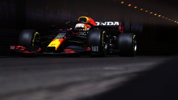 Verstappen snelste man in derde training, Schumacher crasht hard in Monaco