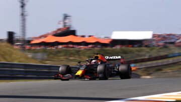 Verstappen delights home crowd by pipping Hamilton to pole at Zandvoort