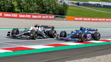 Alonso wijst Tsunoda met 300 kilometer per uur terecht: "Beter om dit te vermijden"