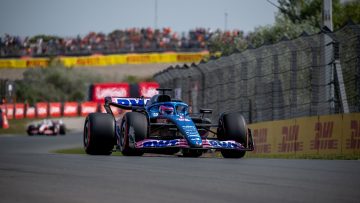 How late does qualifying start for the F1 2022 Dutch GP?