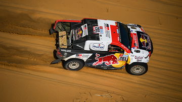 Al-Attiyah verstevigt sterrenstatus in Dakar Rally met zeldzame prestatie