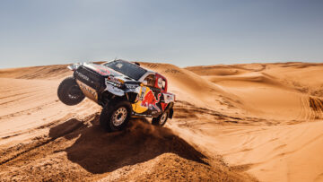 Toyota haalt uit in Dakar Rally, klassementsleider op rozen na negende etappe