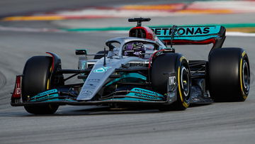 Which teams completed the most laps on the final day of testing?