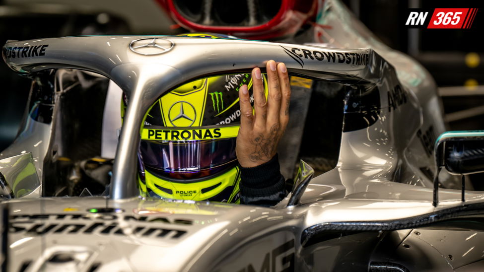 De F1 halo op de Mercedes van Lewis Hamilton