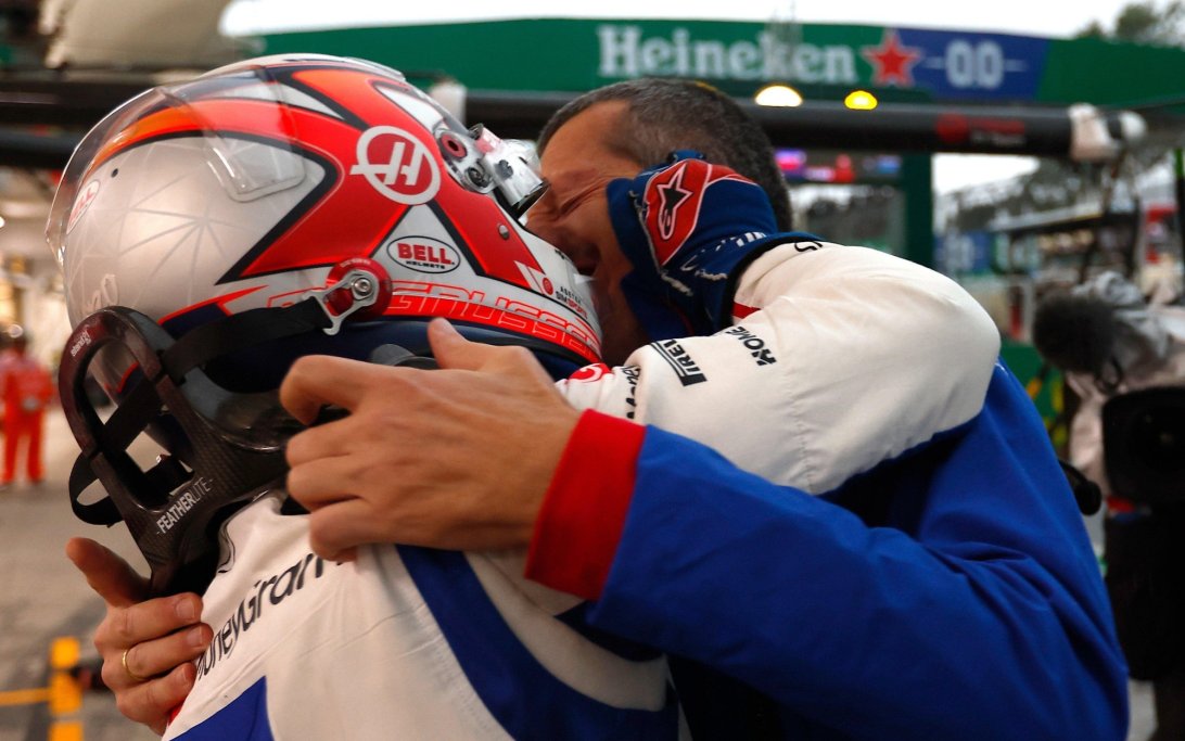 Magnussen steiner kiss Brazil