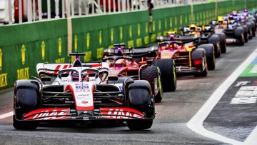 How late does the F1 2022 Brazilian GP Sprint race start?