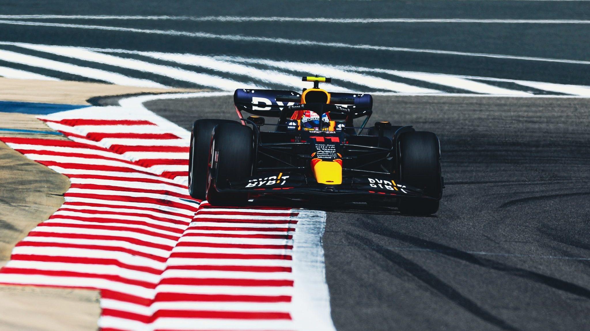Red Bull RB18 Perez Bahrein Test