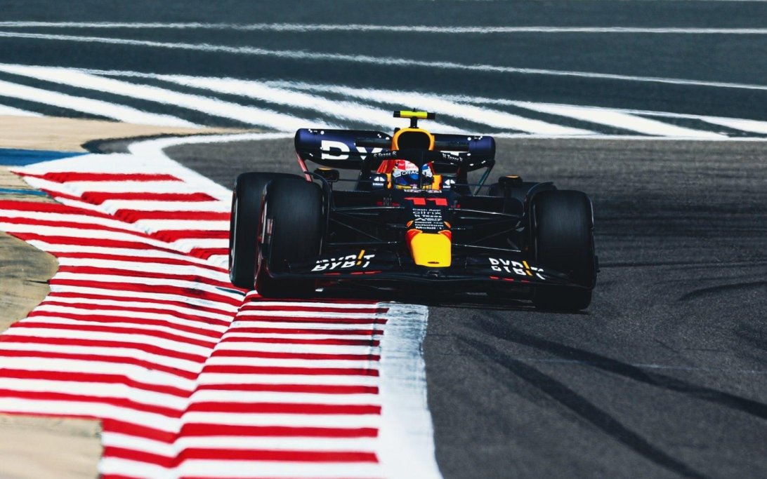 Red Bull RB18 Perez Bahrein Test