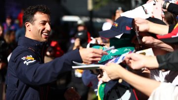 Video: Ricciardo goes undercover as sales rep