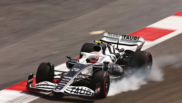 Which teams completed the most laps on the second day of testing in Bahrain?