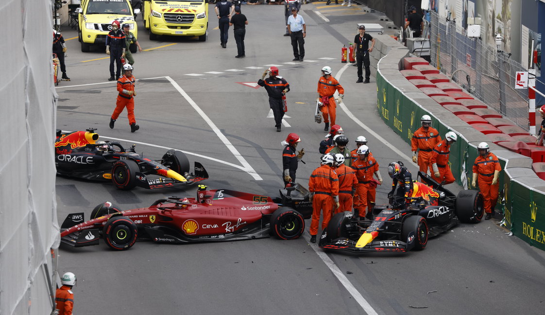 Perez Sainz Verstappen qualifying crash Monaco