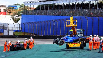 Albon laments first corner exit as rivals gain ground on Williams