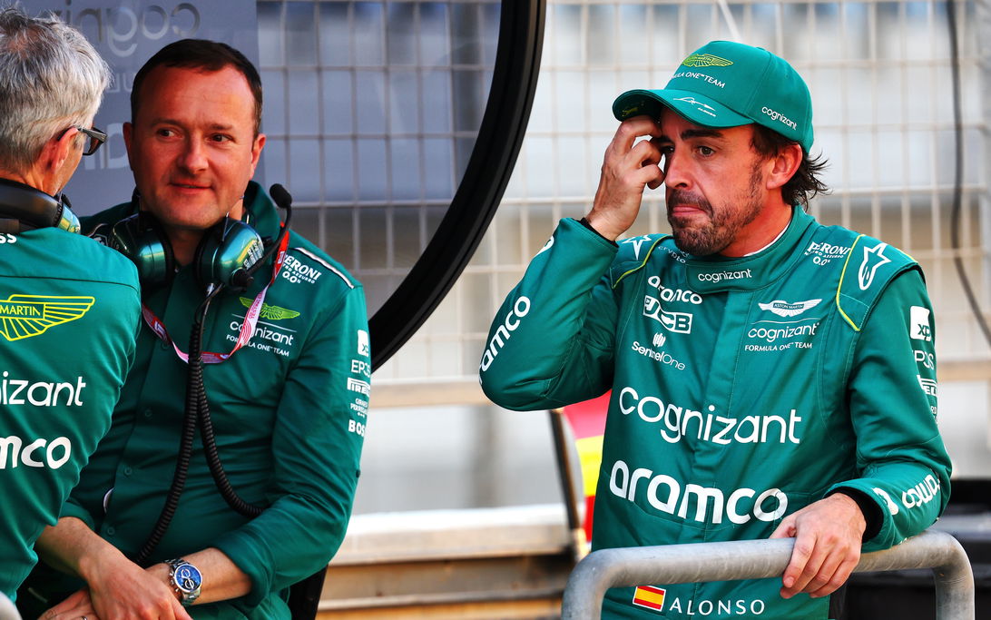 Aston Martin Alonso Testing