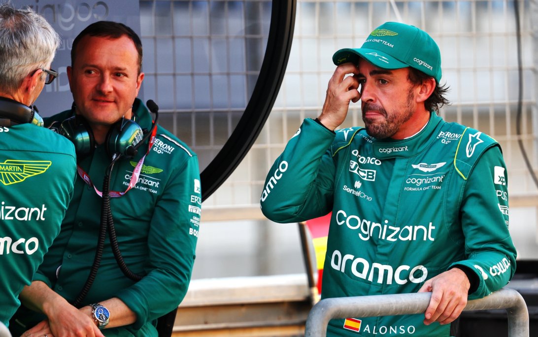 Aston Martin Alonso Testing