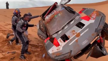 Video: Sainz toch niet naar het ziekenhuis na nare crash in Dakar