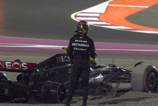 Russell Hamilton crash 2023 Qatar