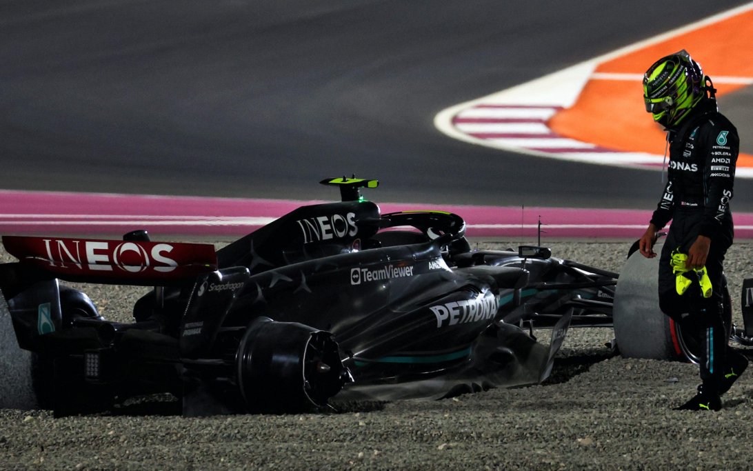 Hamilton crash Qatar