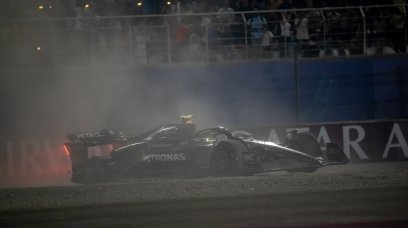 Hamilton crash qatar