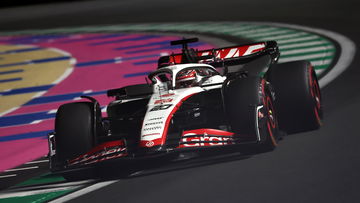 Magnussen pakt belangrijk punt met gewaagde inhaalactie