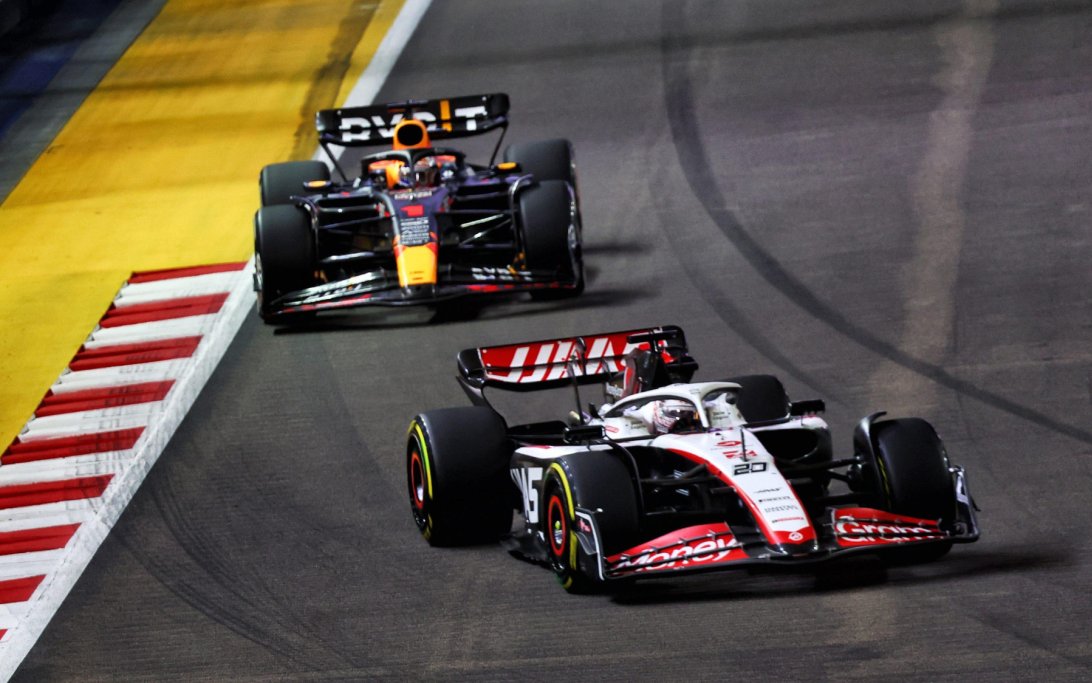 Magnussen Verstappen Singapore
