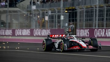 Magnussen against rivals in Qatar heat debate