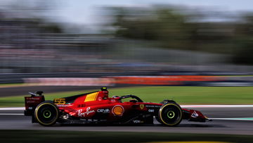 Samenvatting: Sainz verrast Verstappen in derde vrije training GP Italië, maar verschillen zijn klein