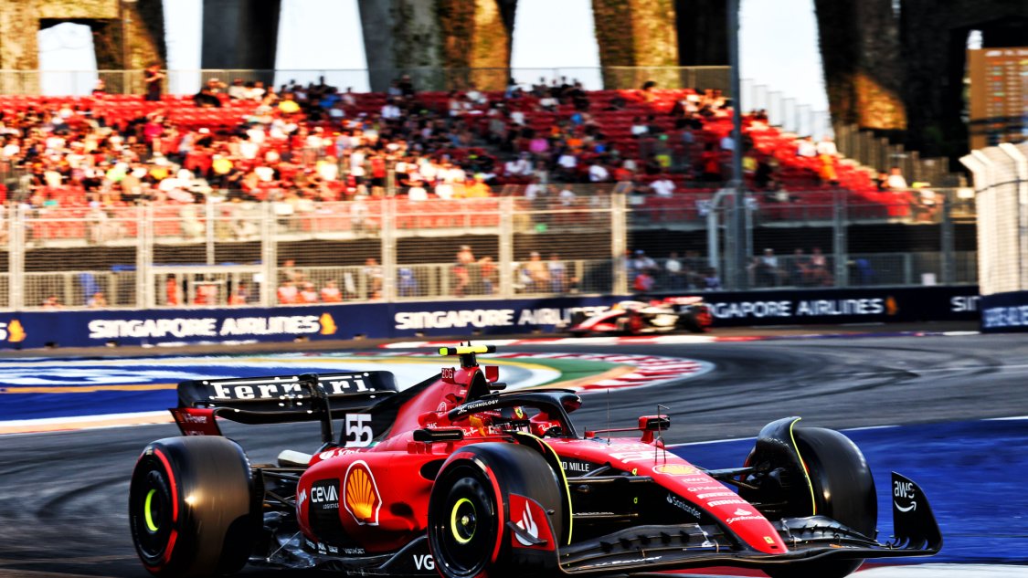 Sainz larga na pole do GP da Singapura e Verstappen fica fora do