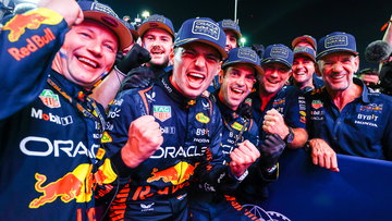 Live: Alle reacties na Verstappens derde wereldtitel, sprintrace-chaos in Qatar