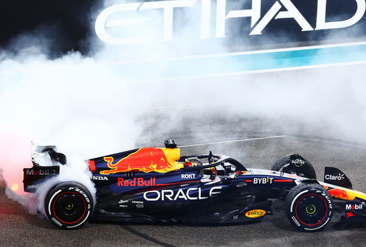 Verstappen donuts Abu Dhabi 2023