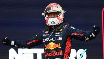 Weergaloze Verstappen negeert instructie Lambiase in hilarisch onderonsje: "Ja, ja" - terugblik